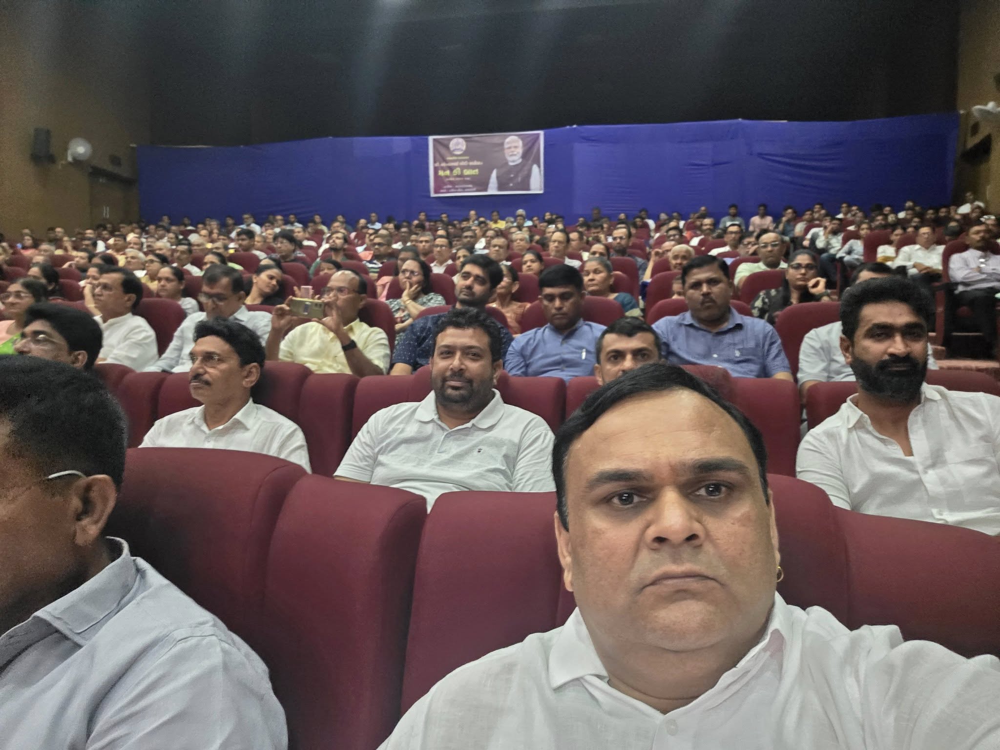 તા.૨૯-૦૬-૨૦૨૫ ના રોજ ગુજરાત પ્રદેશ દ્વારા સુરત જિલ્લાના સરદાર પટેલ ટાઉન હોલ બારડોલી નગરમાં મન કી બાત કાર્યક્રમનું આયોજન કરવામાં આવ્યું હતું.